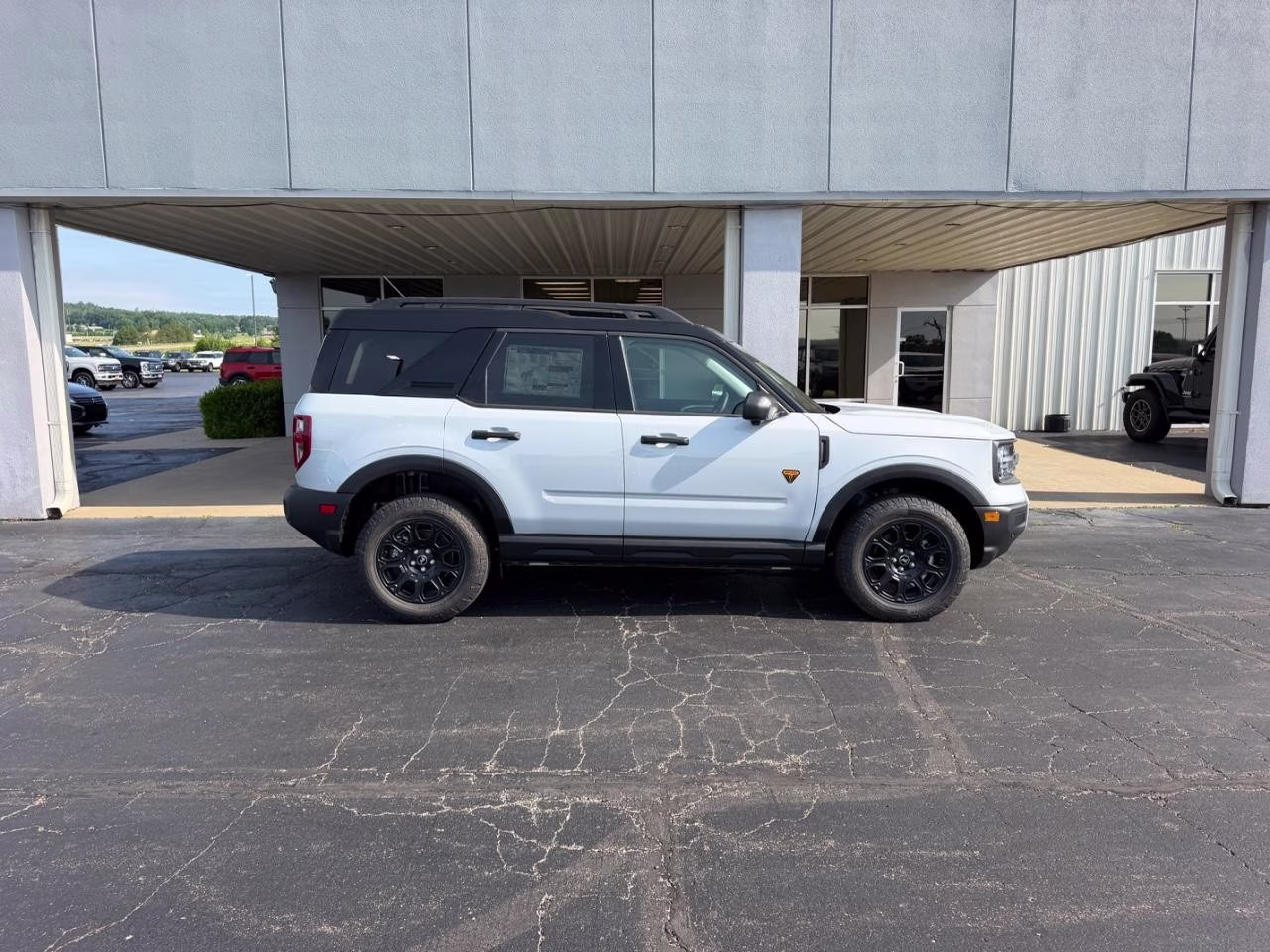 2026 Space White Metallic Ford Bronco Sport Badlands 4X4 SUV