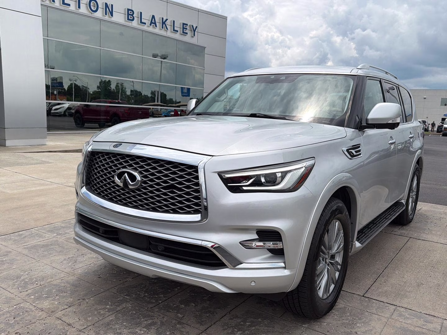 2021 Liquid Platinum INFINITI QX80 LUXE 4X4 SUV
