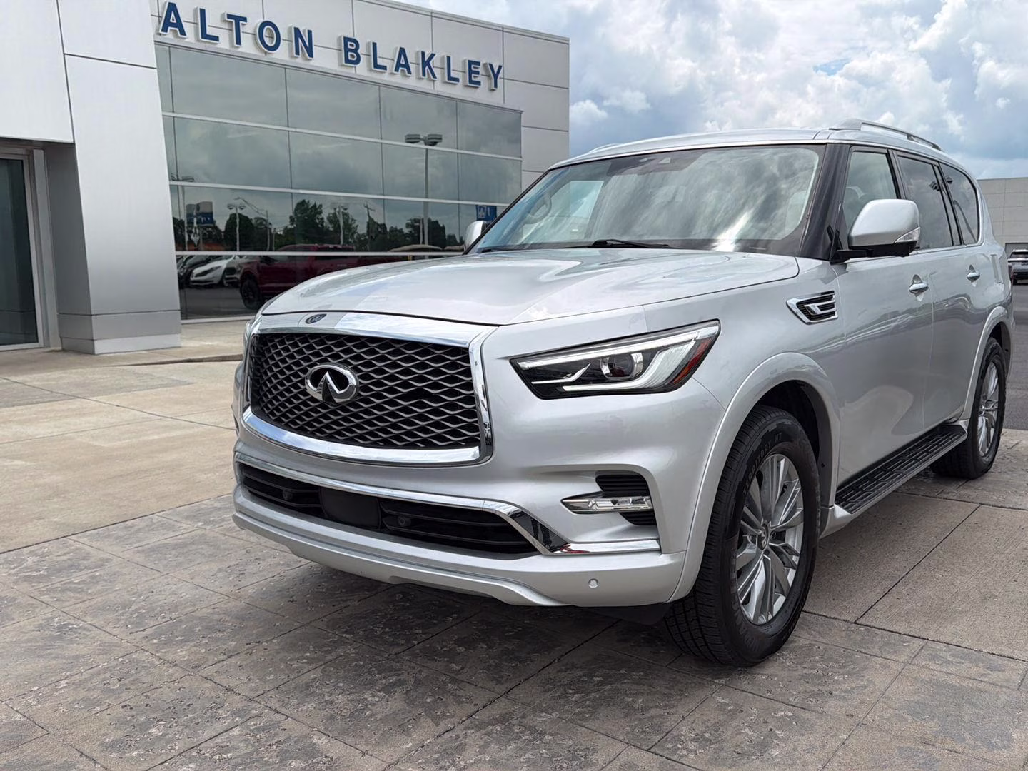 2021 Liquid Platinum INFINITI QX80 LUXE 4X4 SUV