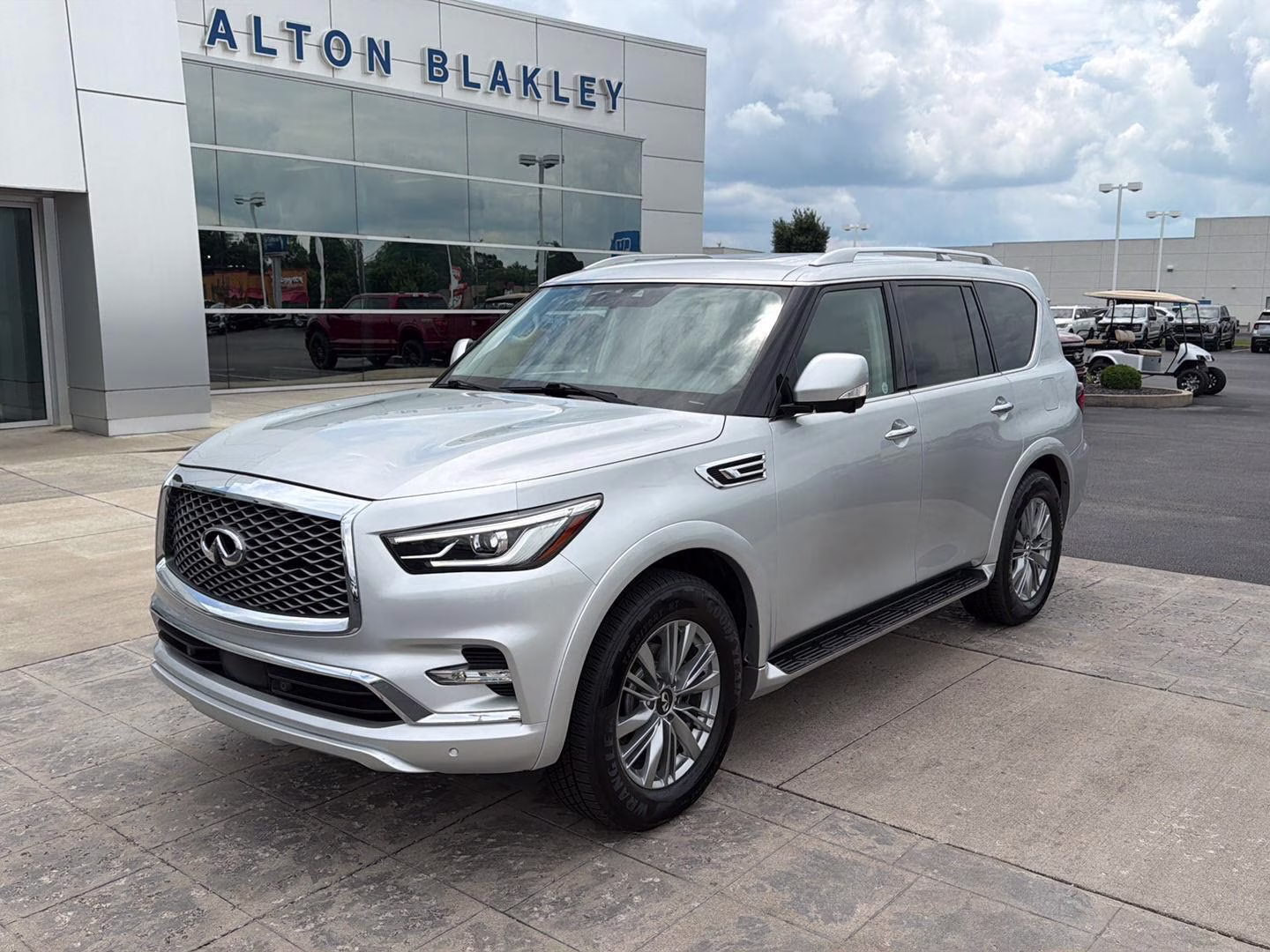 2021 Liquid Platinum INFINITI QX80 LUXE 4X4 SUV
