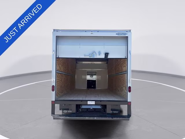 2026 Summit White Chevrolet Express Cutaway 3500 1WT RWD Long Wheelbase