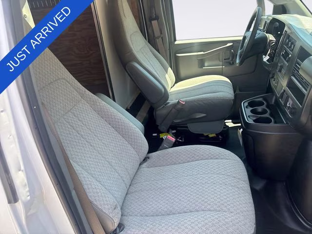 2026 Summit White Chevrolet Express Cutaway 3500 1WT RWD Long Wheelbase
