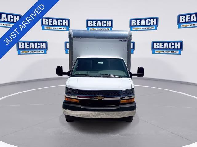 2026 Summit White Chevrolet Express Cutaway 3500 1WT RWD Long Wheelbase