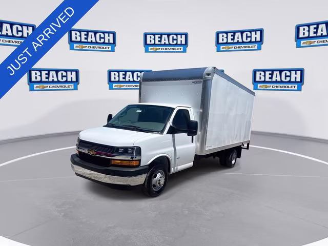 2026 Summit White Chevrolet Express Cutaway 3500 1WT RWD Long Wheelbase