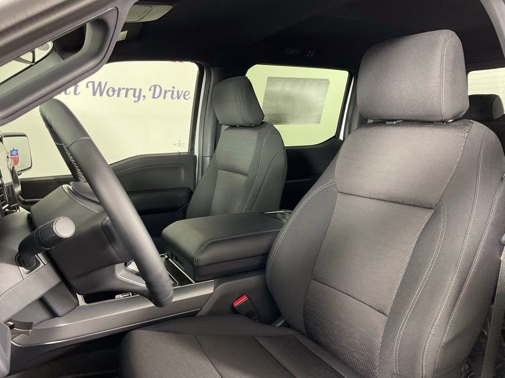 2026 Oxford White Ford F-150 XLT 4X4 Truck