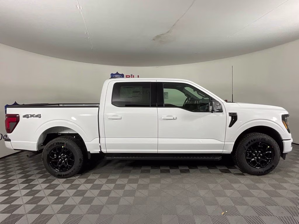 2026 Oxford White Ford F-150 XLT 4X4 Truck
