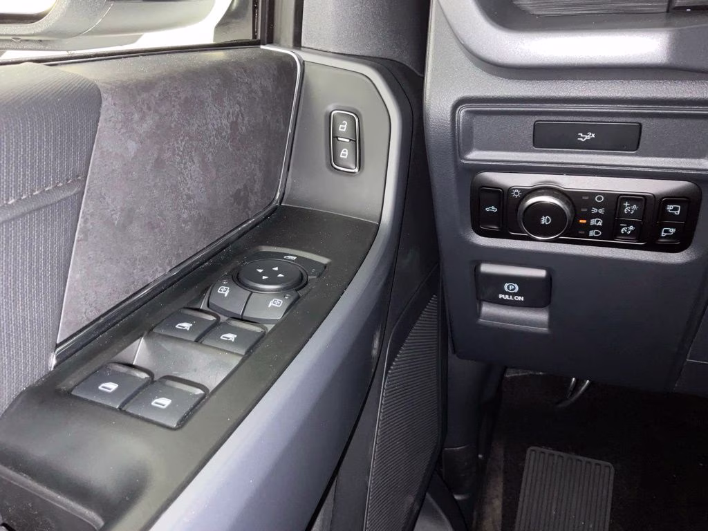 2026 Oxford White Ford F-150 XLT 4X4 Truck