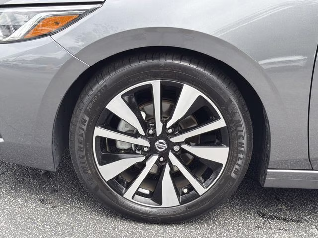 2023 Gun Metallic Nissan Sentra SV FWD Sedan