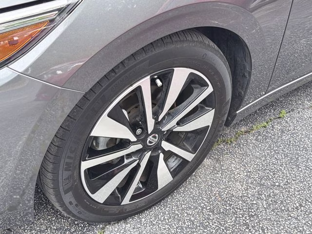 2023 Gun Metallic Nissan Sentra SV FWD Sedan