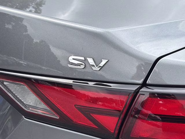 2023 Gun Metallic Nissan Sentra SV FWD Sedan