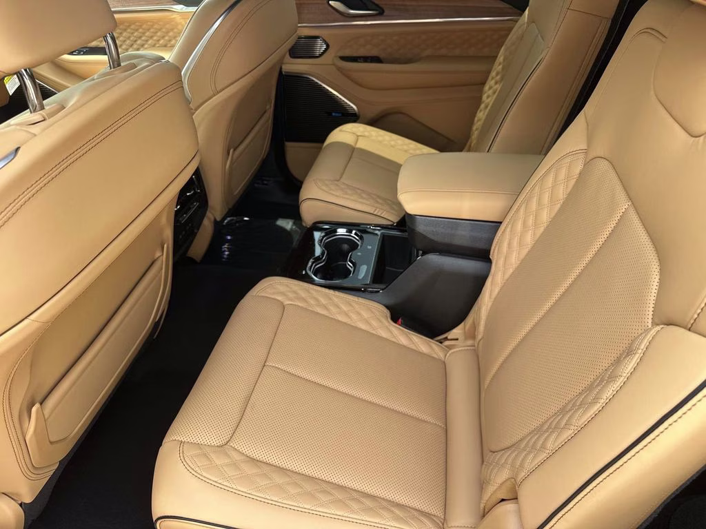 2026 Diamond Black Crystal Pearlcoat Jeep Grand Cherokee L Summit 4X4 SUV