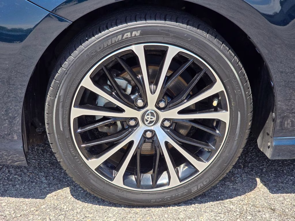 2019 Galactic Aqua Mica Toyota Camry SE FWD Sedan