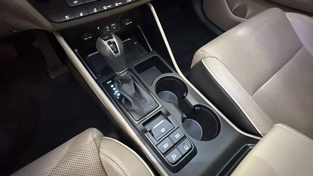 2021 White Cream Hyundai Tucson Ultimate AWD SUV