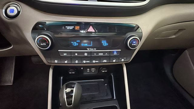 2021 White Cream Hyundai Tucson Ultimate AWD SUV