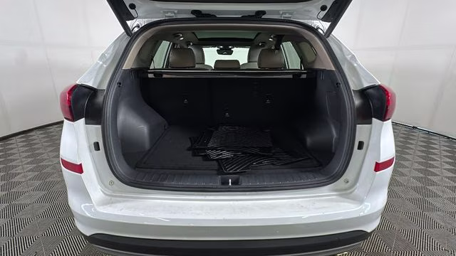 2021 White Cream Hyundai Tucson Ultimate AWD SUV