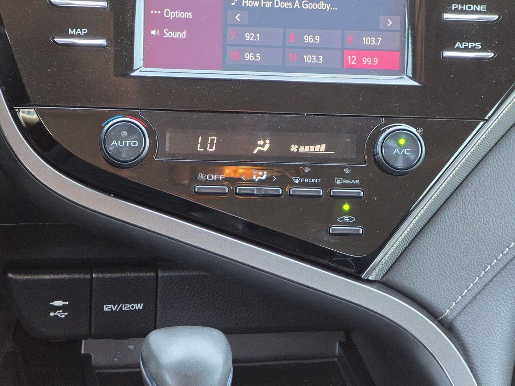 2019 Galactic Aqua Mica Toyota Camry SE FWD Sedan