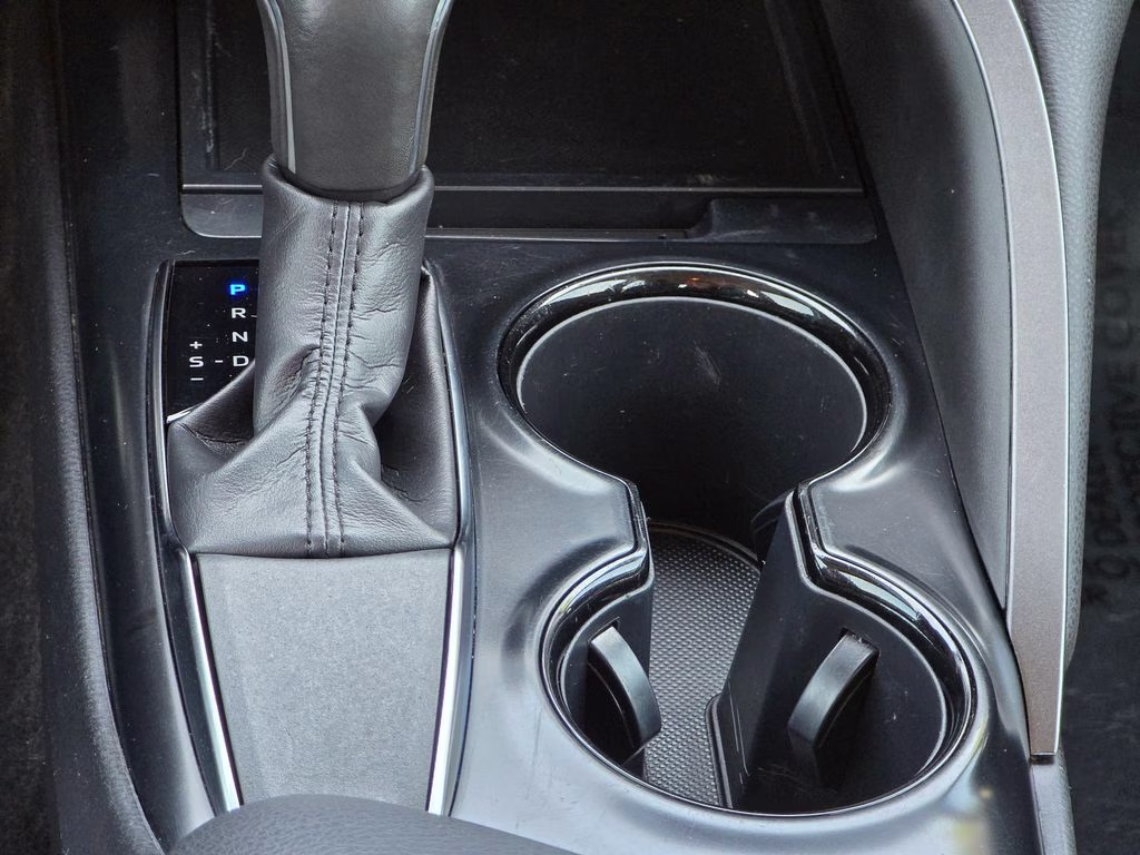 2019 Galactic Aqua Mica Toyota Camry SE FWD Sedan