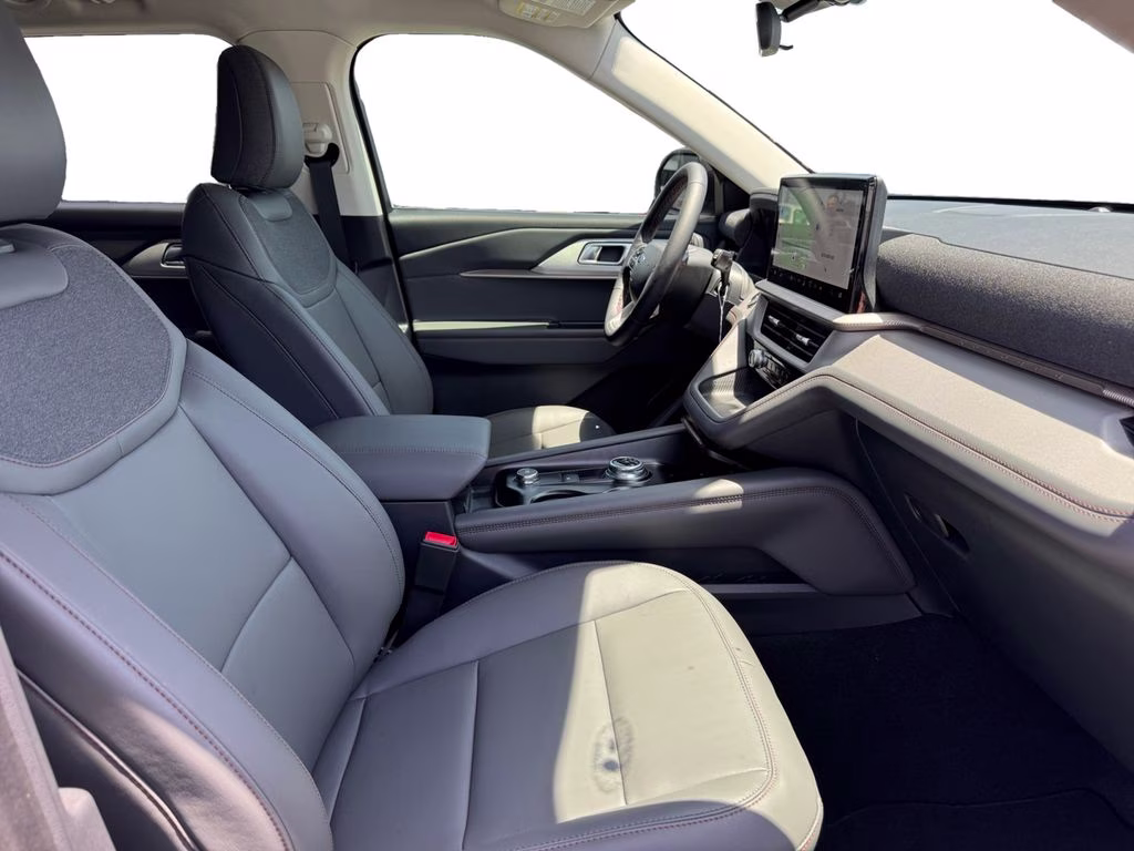 2025 Gray Metallic Ford Explorer Active RWD SUV