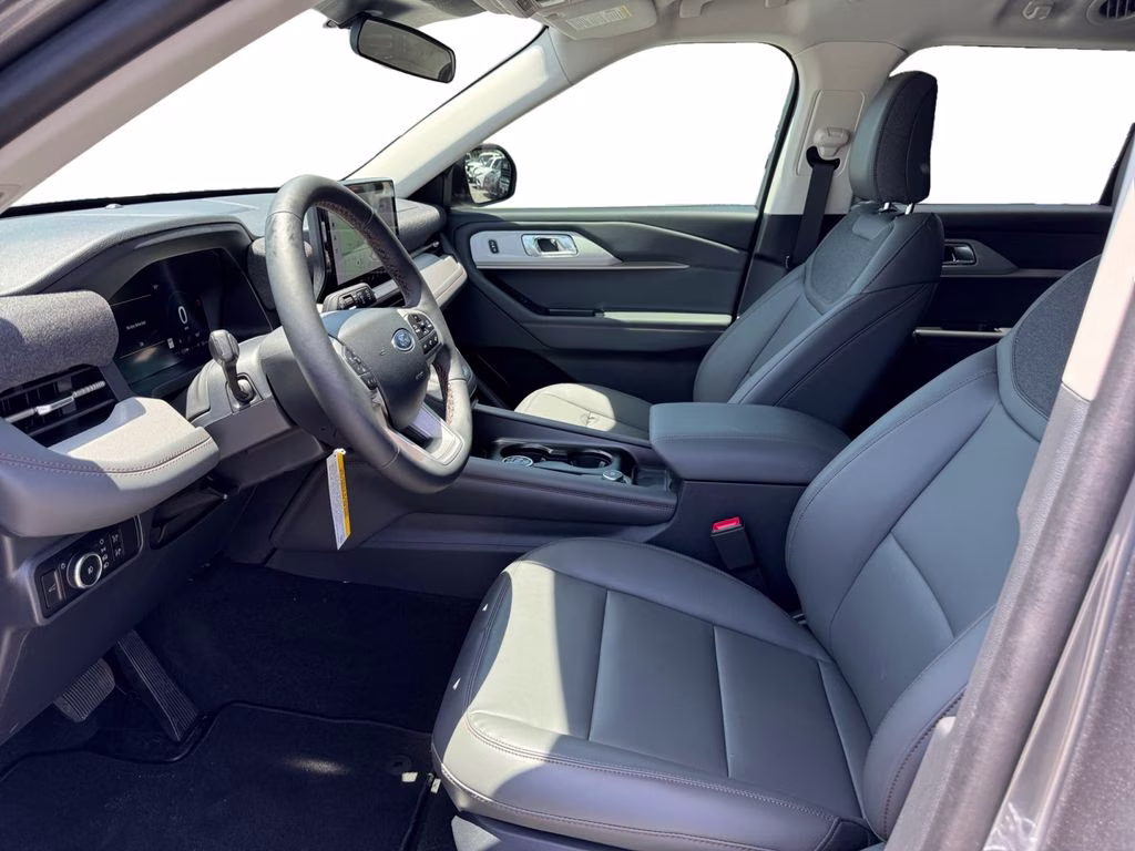 2025 Gray Metallic Ford Explorer Active RWD SUV