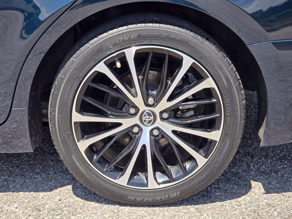 2019 Galactic Aqua Mica Toyota Camry SE FWD Sedan