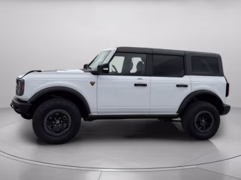 2023 Oxford White Ford Bronco Badlands 4X4 Convertible