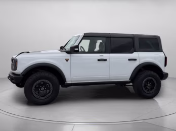 2023 Oxford White Ford Bronco Badlands 4X4 Convertible