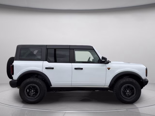 2023 Oxford White Ford Bronco Badlands 4X4 Convertible
