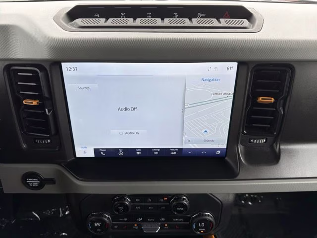 2023 Oxford White Ford Bronco Badlands 4X4 Convertible