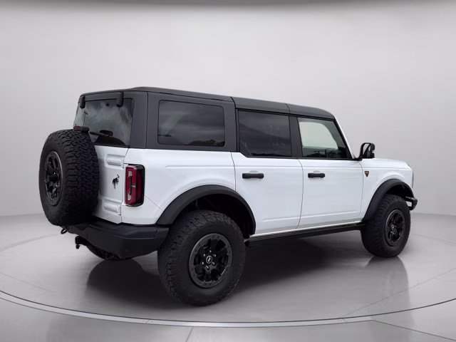 2023 Oxford White Ford Bronco Badlands 4X4 Convertible