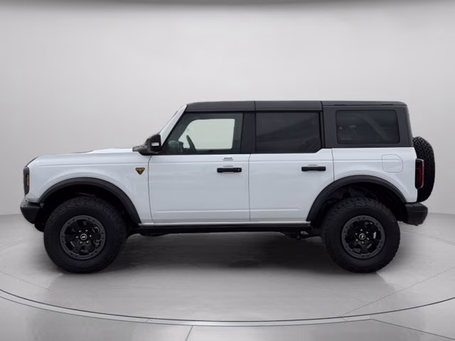 2023 Oxford White Ford Bronco Badlands 4X4 Convertible