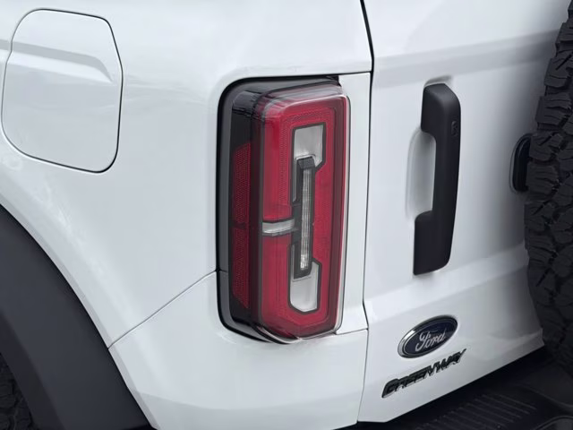2023 Oxford White Ford Bronco Badlands 4X4 Convertible