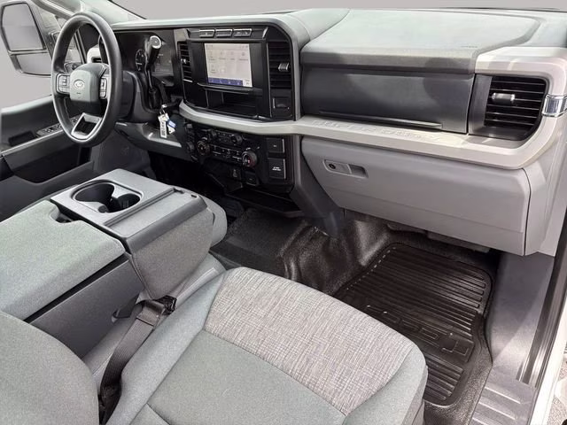 2023 Oxford White Ford Super Duty F-250 SRW XLT 4X4 Truck