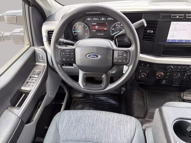2023 Oxford White Ford Super Duty F-250 SRW XLT 4X4 Truck