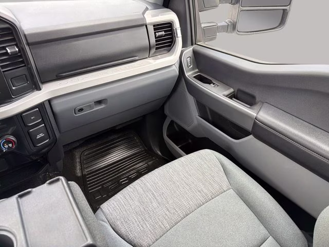 2023 Oxford White Ford Super Duty F-250 SRW XLT 4X4 Truck