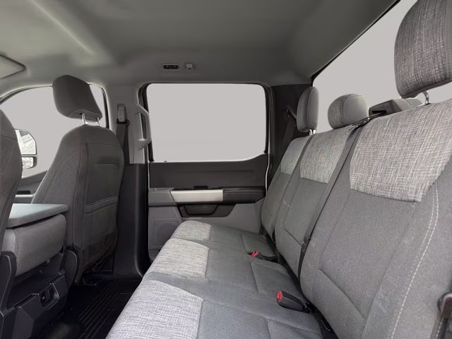 2023 Oxford White Ford Super Duty F-250 SRW XLT 4X4 Truck