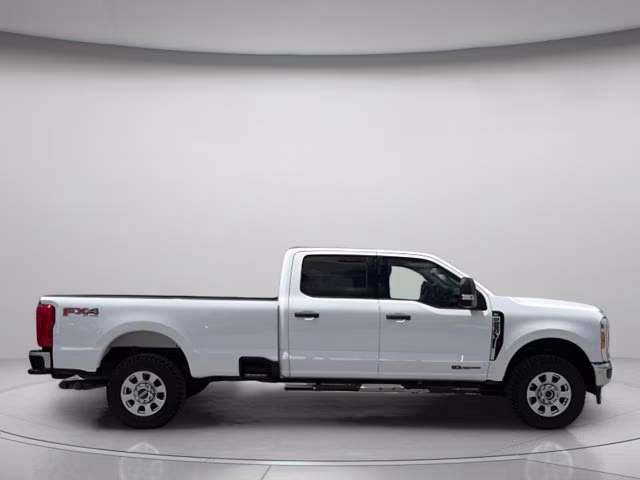 2023 Oxford White Ford Super Duty F-250 SRW XLT 4X4 Truck