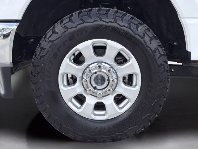 2023 Oxford White Ford Super Duty F-250 SRW XLT 4X4 Truck