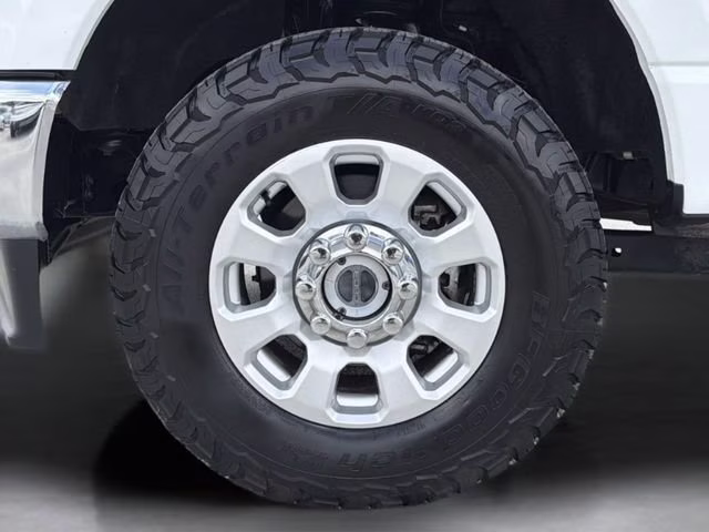 2023 Oxford White Ford Super Duty F-250 SRW XLT 4X4 Truck