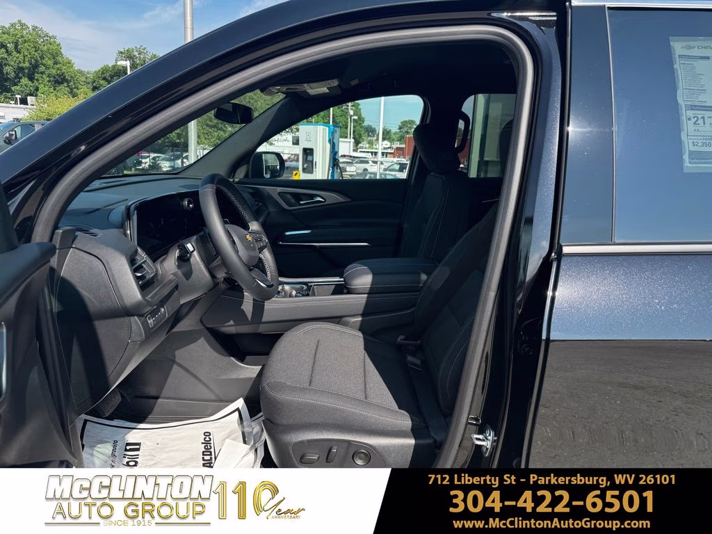 2026 Mosaic Black Metallic Chevrolet Traverse LT AWD SUV