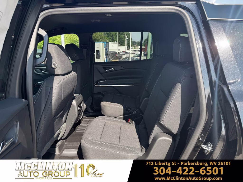 2026 Mosaic Black Metallic Chevrolet Traverse LT AWD SUV