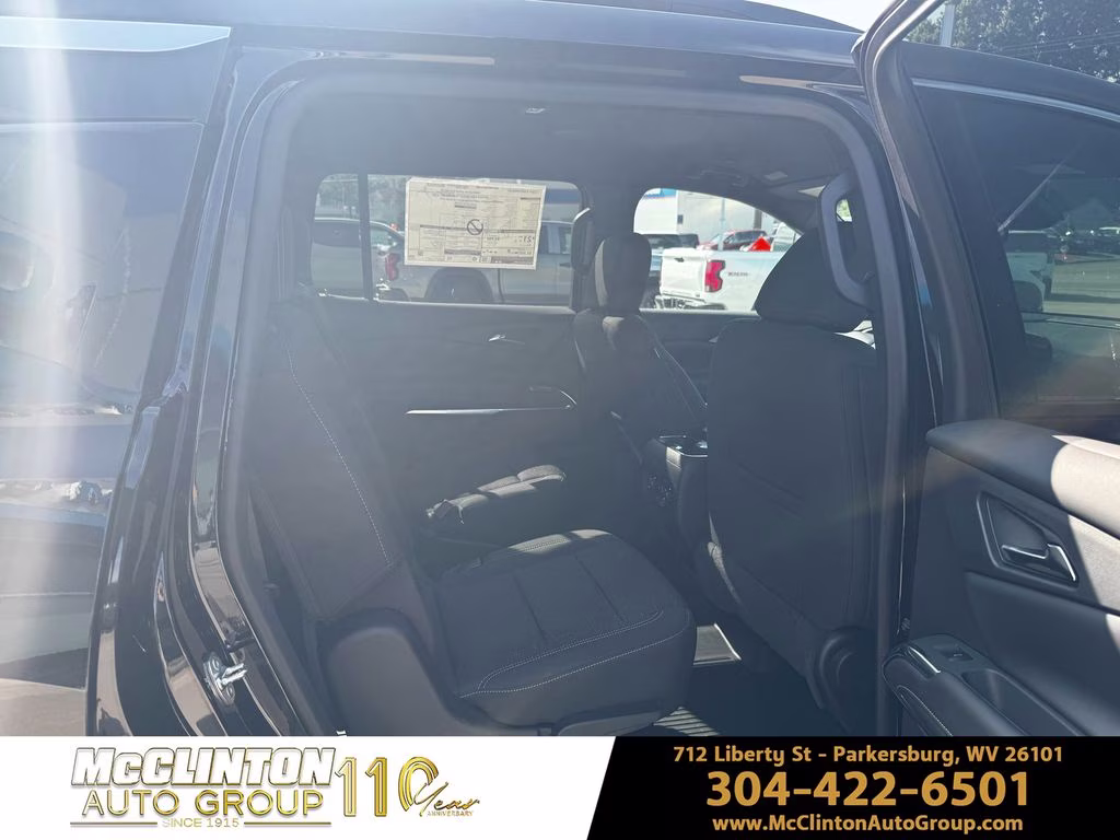 2026 Mosaic Black Metallic Chevrolet Traverse LT AWD SUV