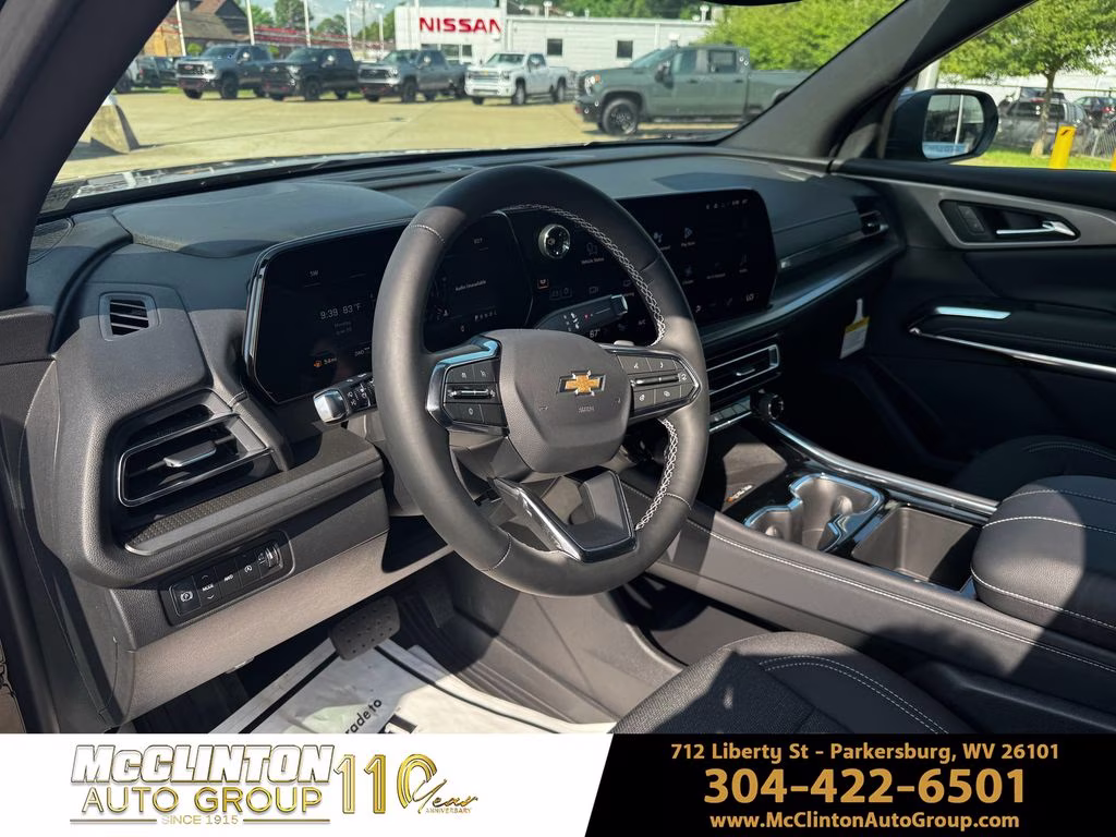 2026 Mosaic Black Metallic Chevrolet Traverse LT AWD SUV