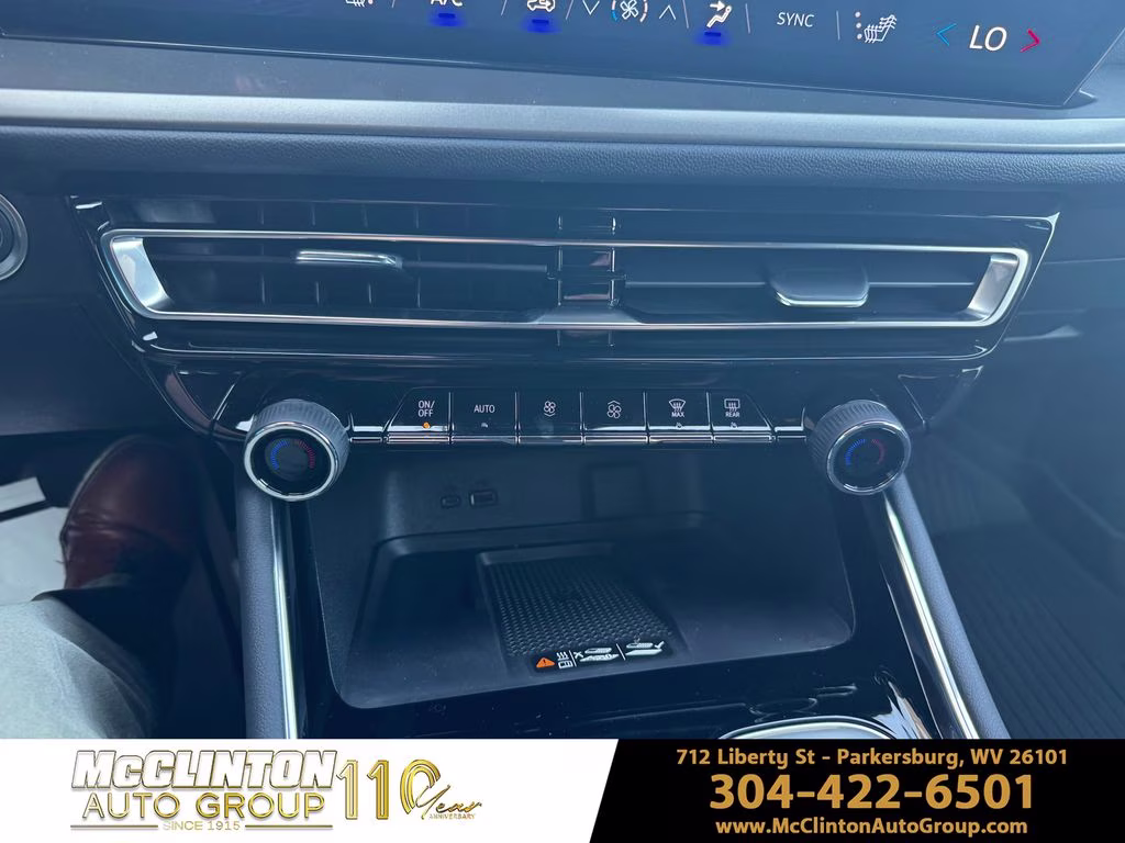 2026 Mosaic Black Metallic Chevrolet Traverse LT AWD SUV