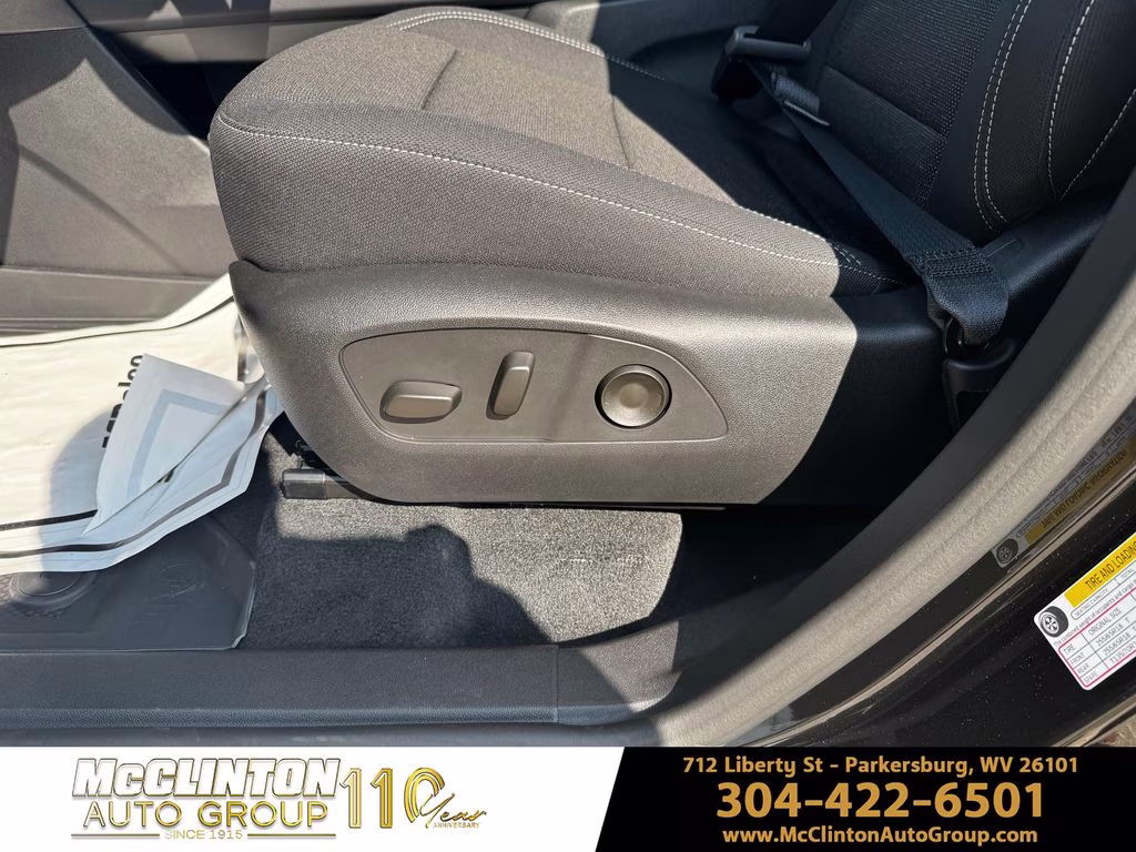 2026 Mosaic Black Metallic Chevrolet Traverse LT AWD SUV