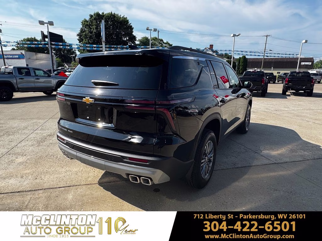 2026 Mosaic Black Metallic Chevrolet Traverse LT AWD SUV
