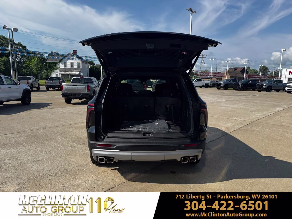 2026 Mosaic Black Metallic Chevrolet Traverse LT AWD SUV