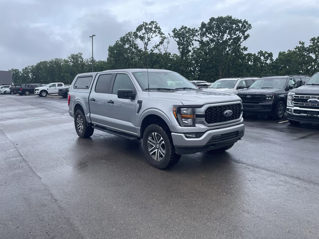 2023 ICONIC SILVER METALLIC Ford F-150 XL 4X4 Truck