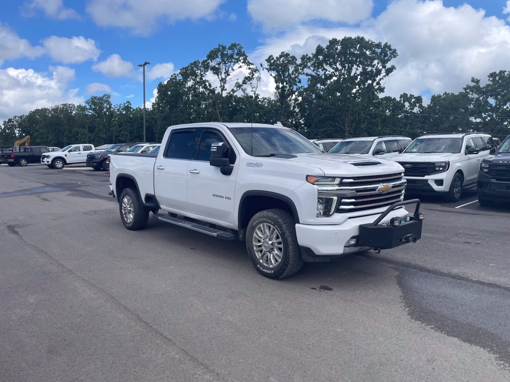 2022 Iridescent Pearl Tricoat Chevrolet Silverado High Country 4X4 Truck