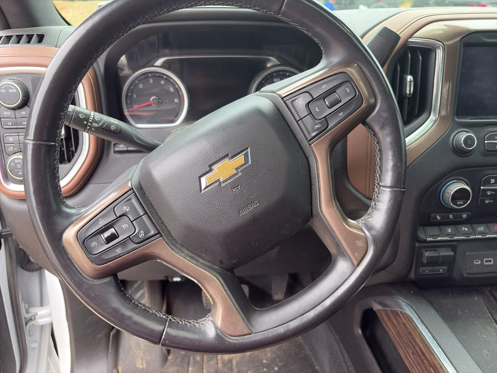 2022 Iridescent Pearl Tricoat Chevrolet Silverado High Country 4X4 Truck