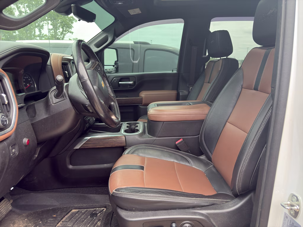 2022 Iridescent Pearl Tricoat Chevrolet Silverado High Country 4X4 Truck